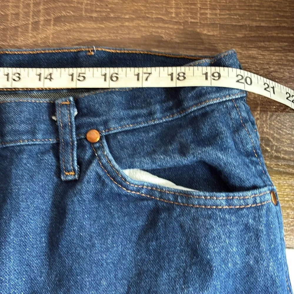 Men's EUC Wrangler 40x32 Blue Cowboy Cut Slim Blue Jeans